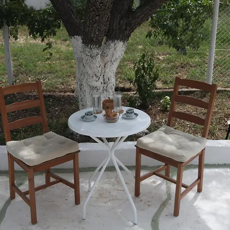 Semesterbostad Olive Tree House Nea Plagia