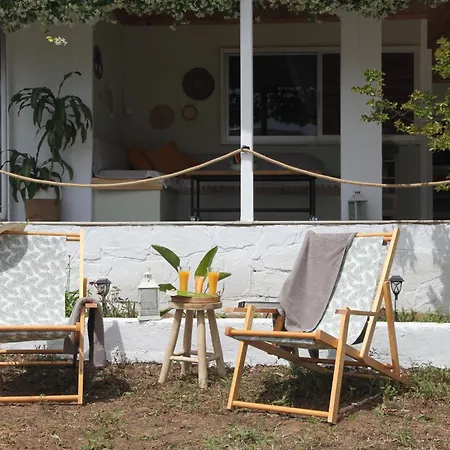 Semesterbostad Olive Tree House Nea Plagia